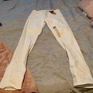 White skinny jeans